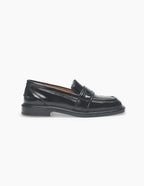  LEATHER LOAFERS