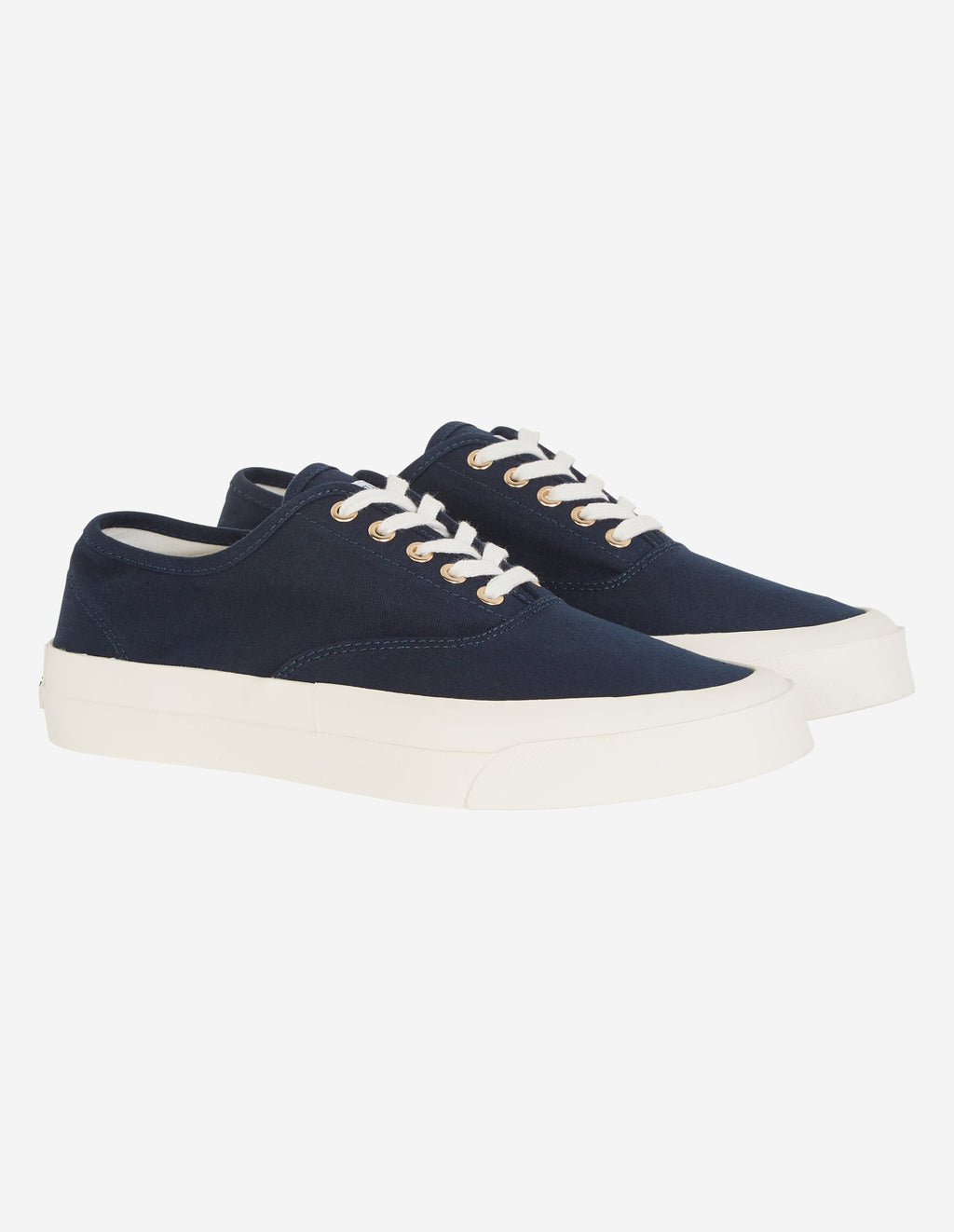  CANVAS LACED SNEAKER