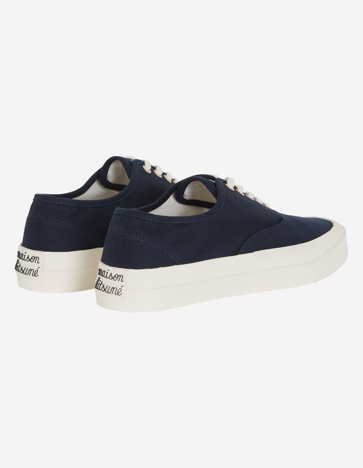  CANVAS LACED SNEAKER