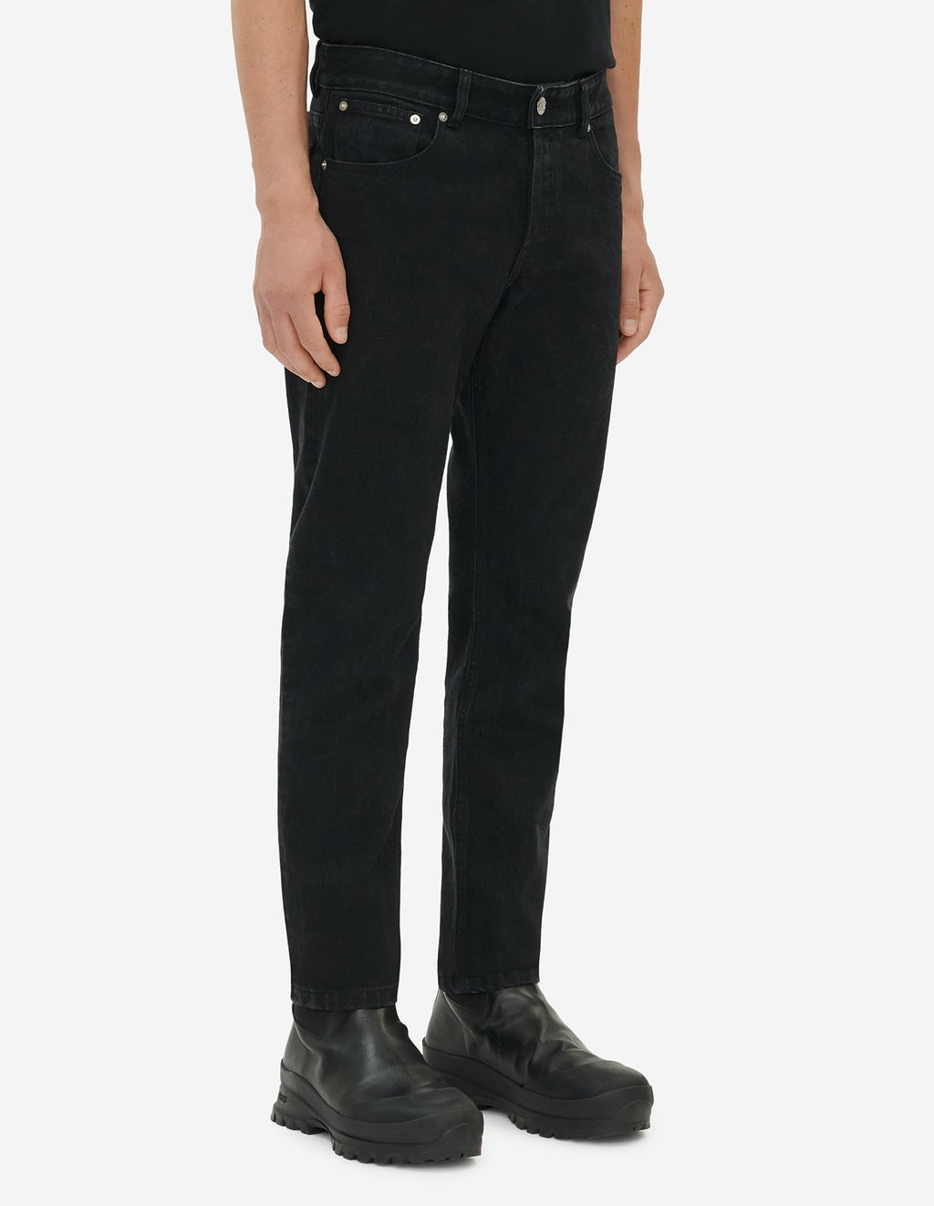 TAPERED FIT JEANS