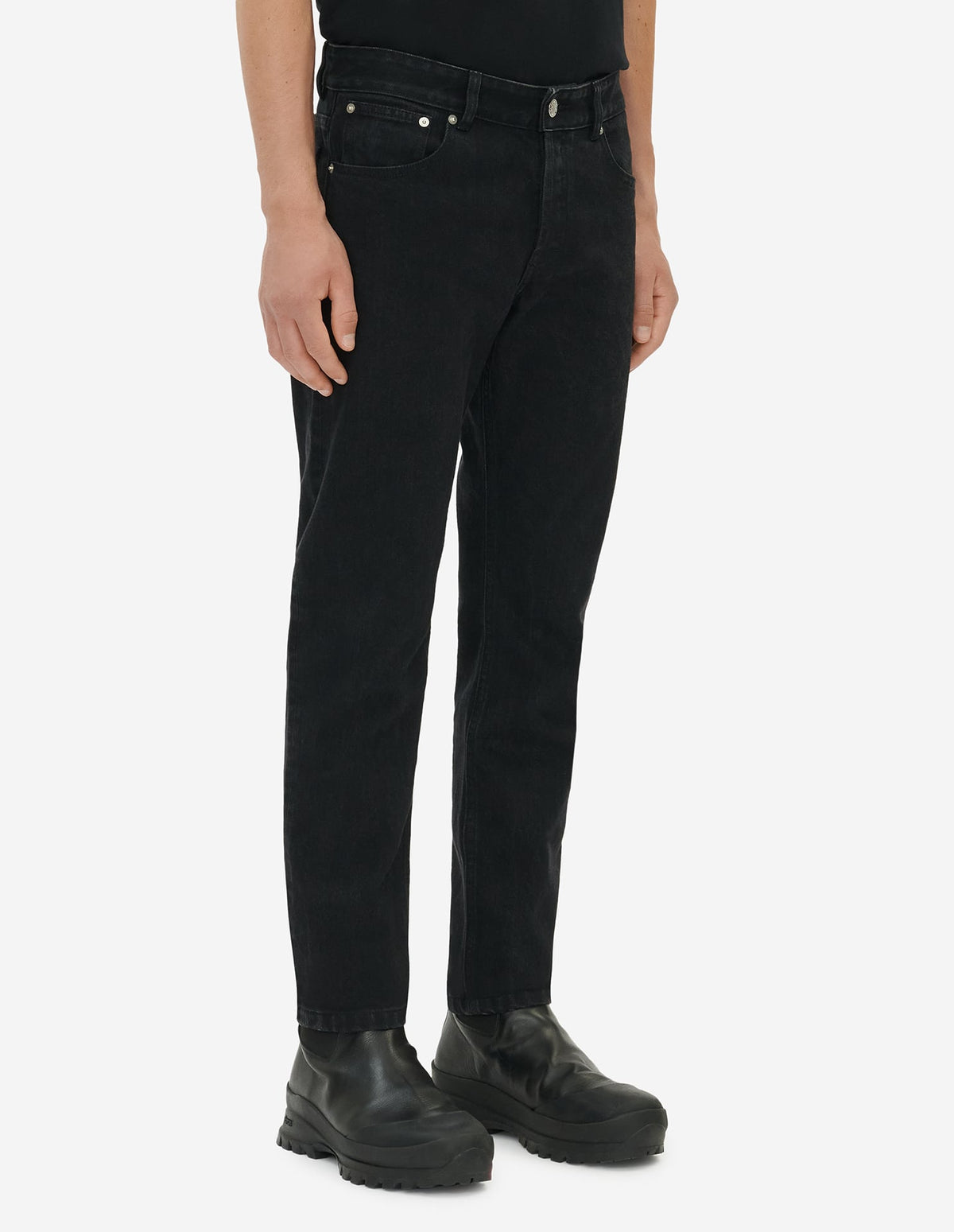  TAPERED FIT JEANS