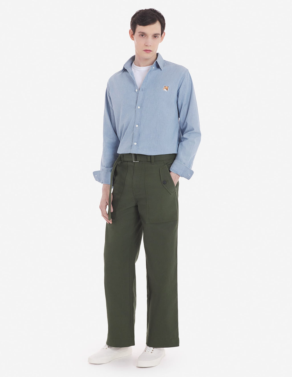  BUTTON DOWN CLASSIC SHIRT WITH INSTITUTIONAL FOXHEAD PATCH IN CHAMBRAY