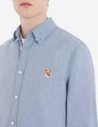  BUTTON DOWN CLASSIC SHIRT WITH INSTITUTIONAL FOXHEAD PATCH IN CHAMBRAY