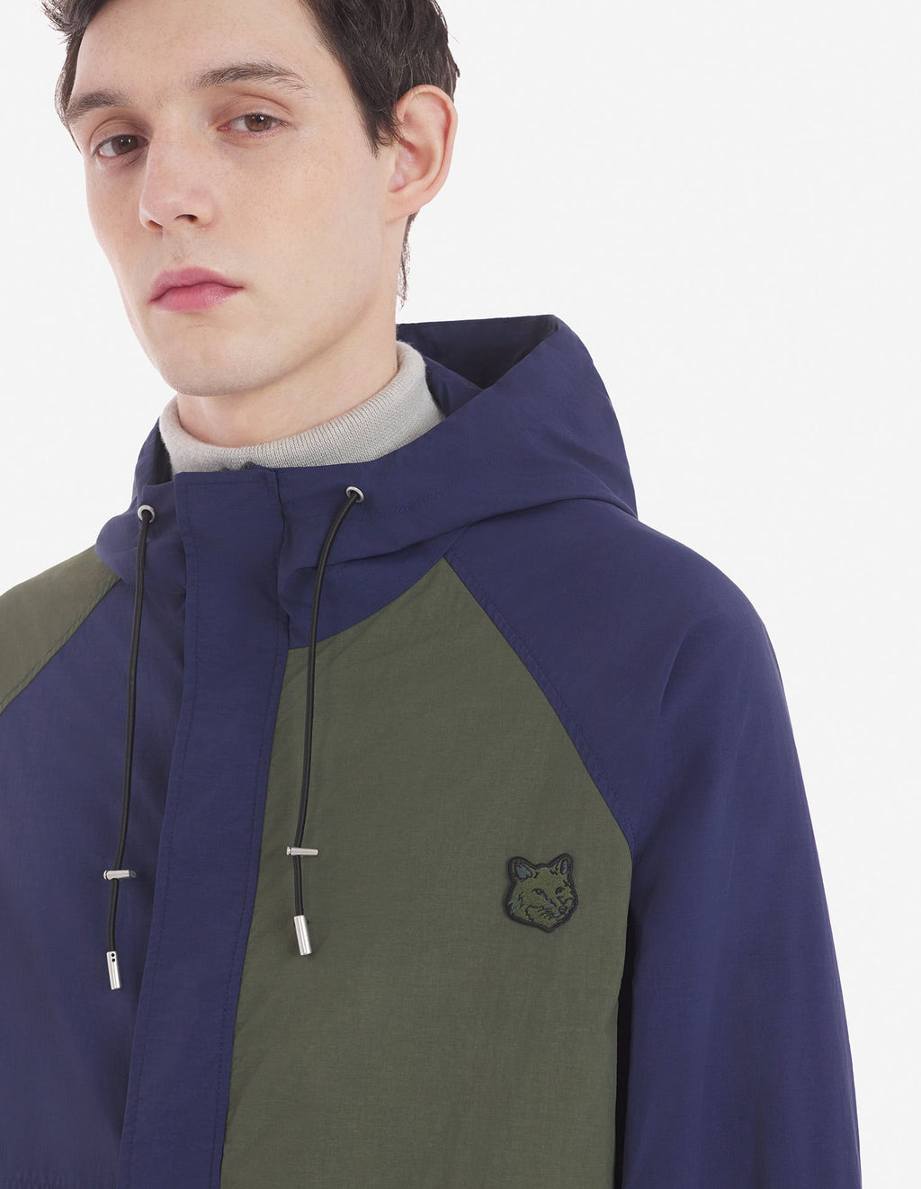  HOODED COLOR-BLOCK WINDBREAKER IN CRISPY NYLON WITH BOLD FOX HEAD PATCH