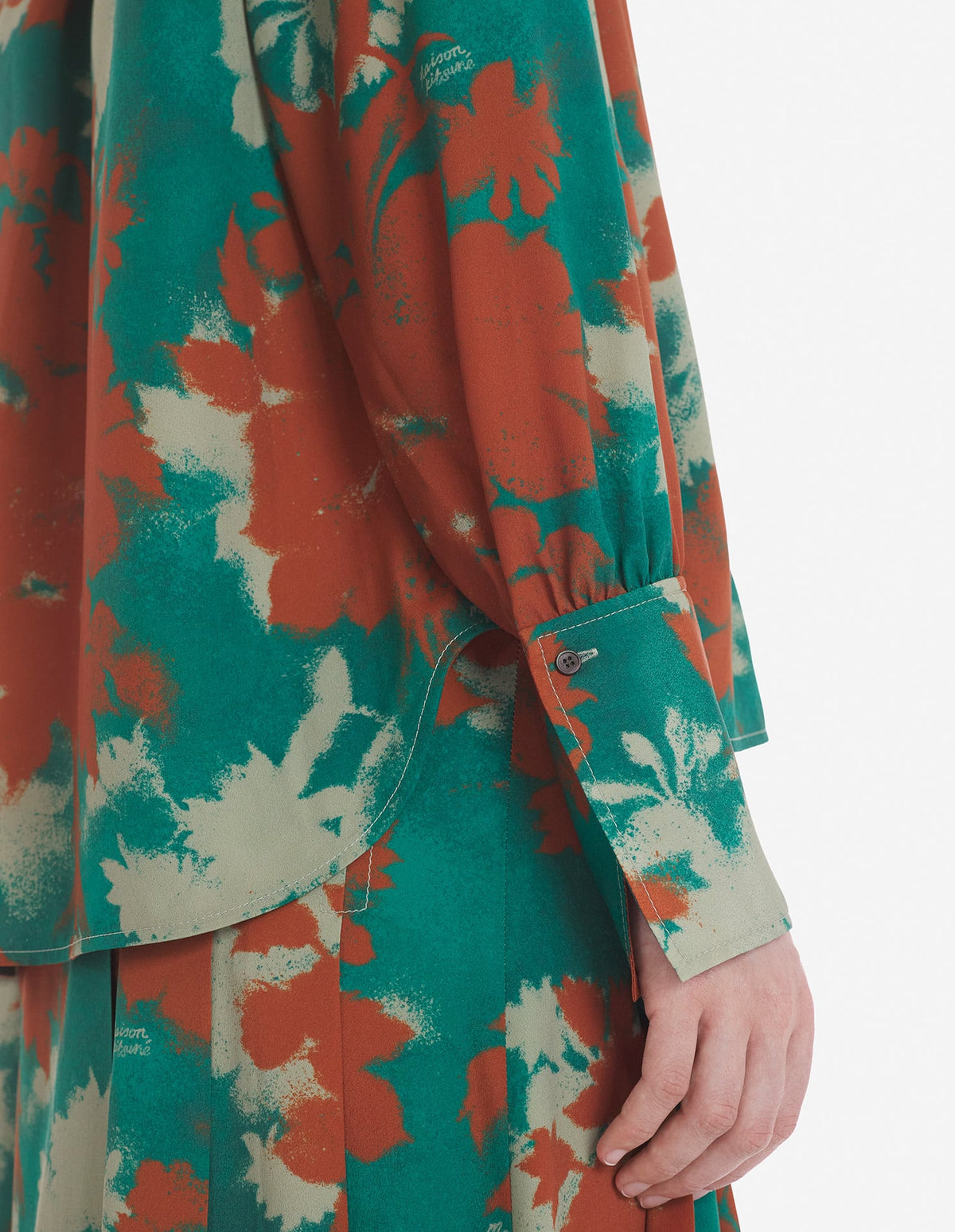  BOXY SHIRT WITH CONCEALED PLACKET IN BOUQUET CAMEO