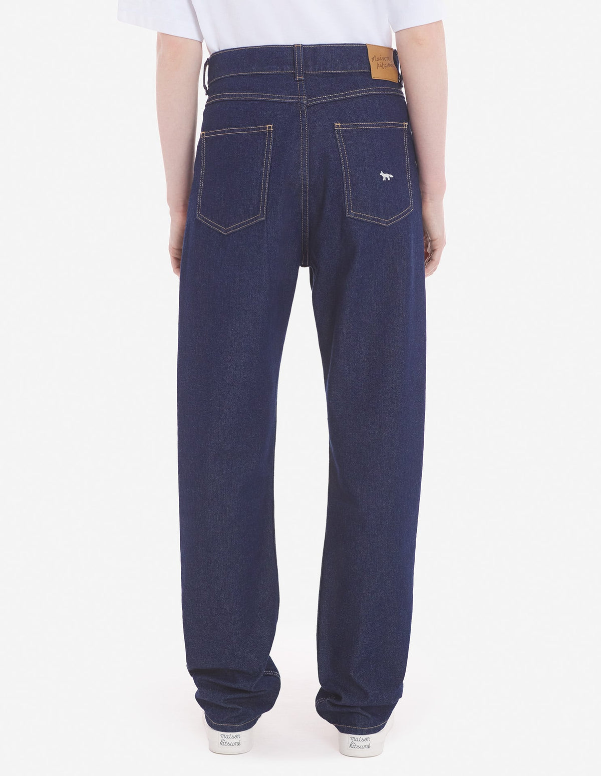  HIGH WAISTED JEANS